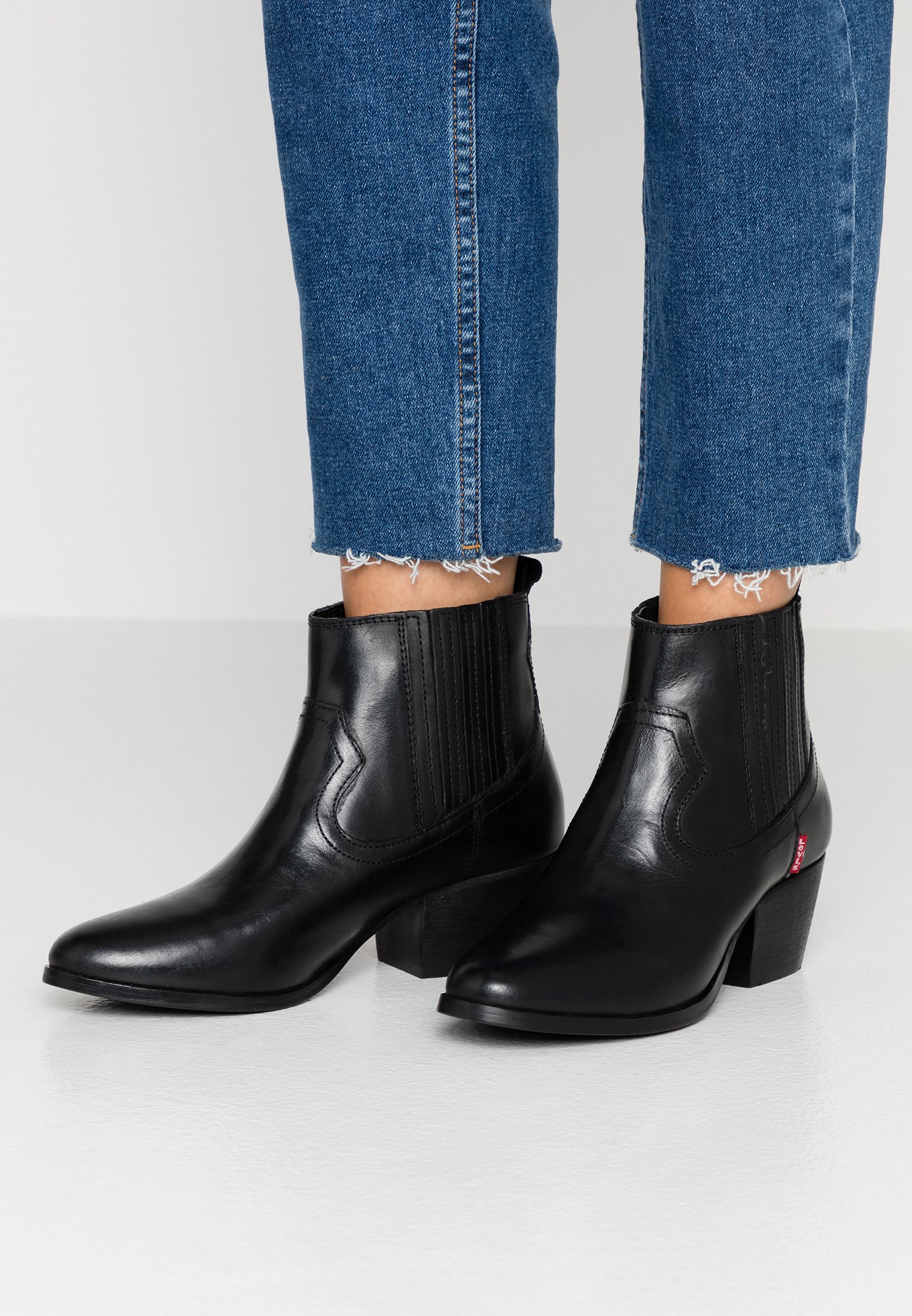 LEVIS Western Folsom Ankle Boot - Fashion Outlet